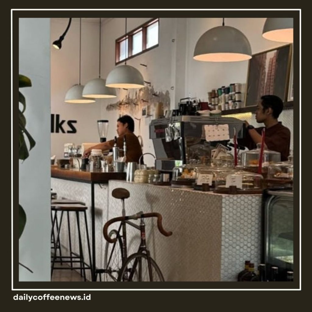 f&b adalah