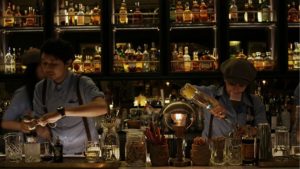 Apa Itu Bartender
