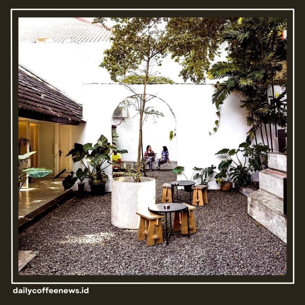Cafe atau Caffe